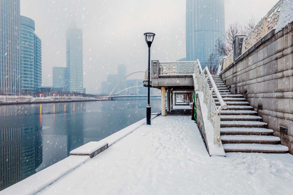 Japan’s groundbreaking snow-clearing system melts ice before it forms—why the U.S. and Canada haven’t embraced it yet