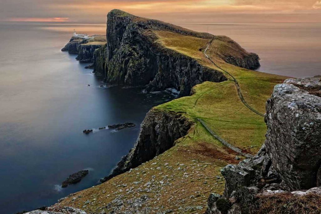 Scientists uncover hidden prehistoric settlement on Scotland’s Isle of Skye, challenging old beliefs about early human survival