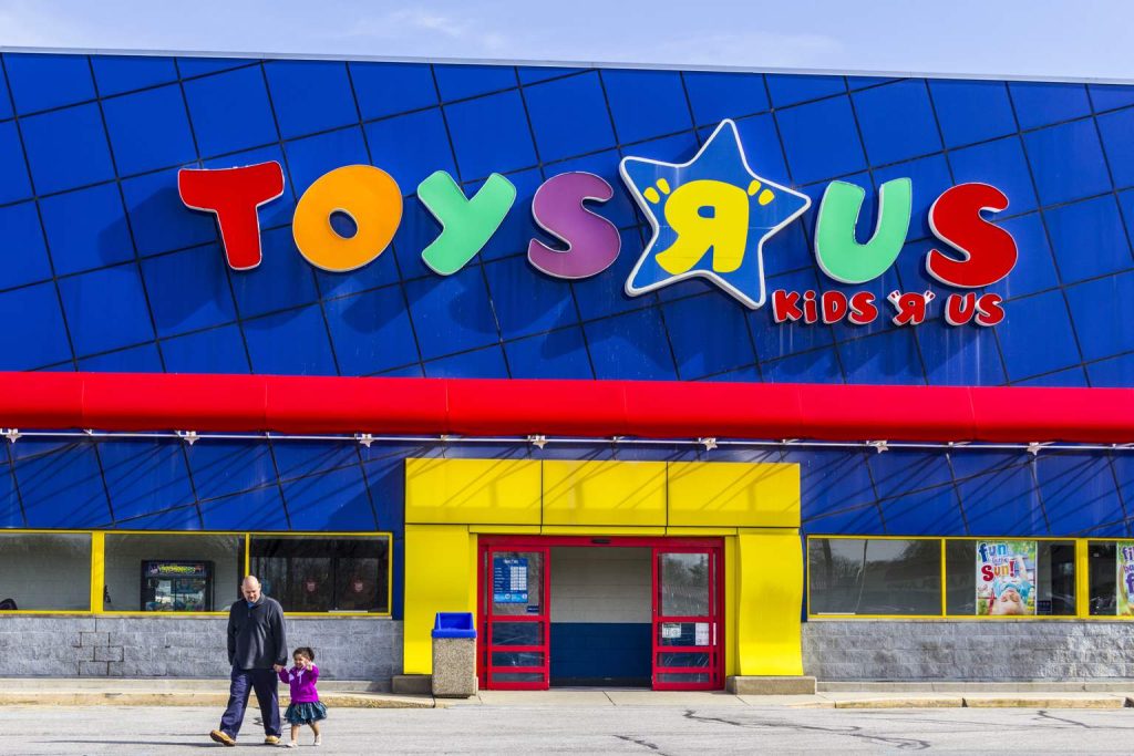 Toys ‘r’ us is making a comeback with 30+ new stores across the us just in time for christmas