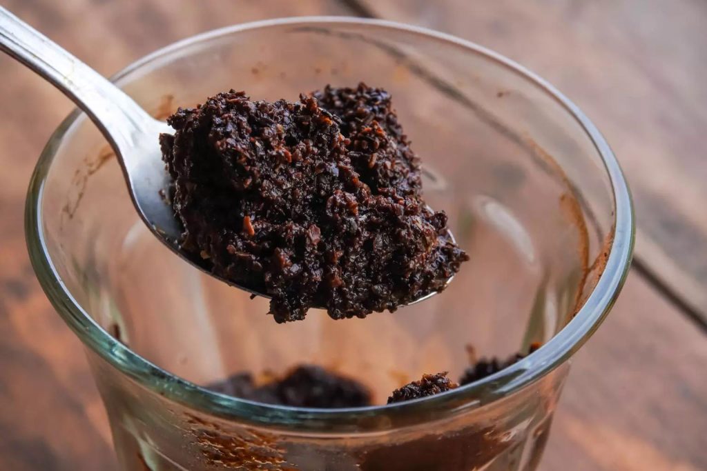 Vinegar and coffee grounds: the surprising duo that transforms your cleaning routine with unbeatable power