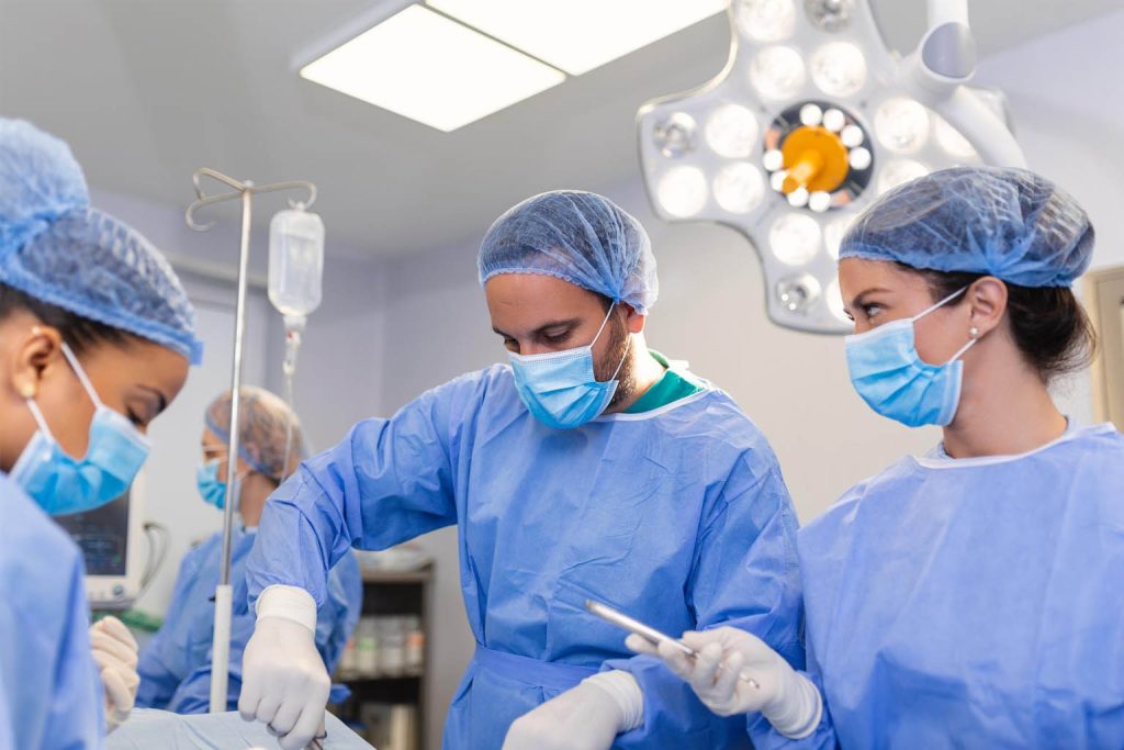 Teen wakes up from knee surgery speaking a different language, forgetting native tongue