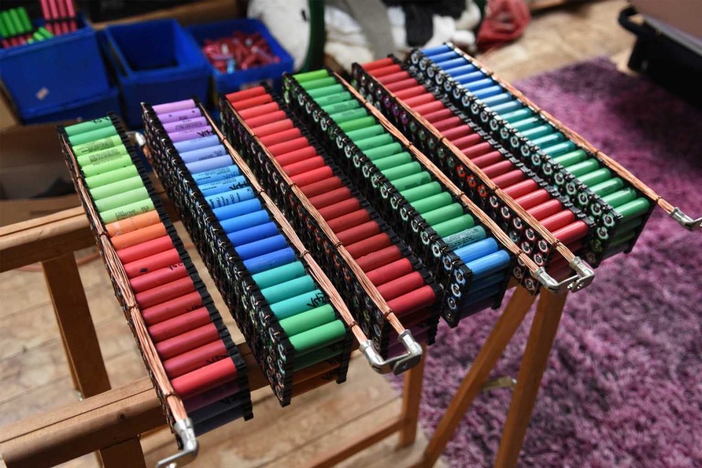 This DIY enthusiast has been powering his home with over 650 recycled laptop batteries since 2016