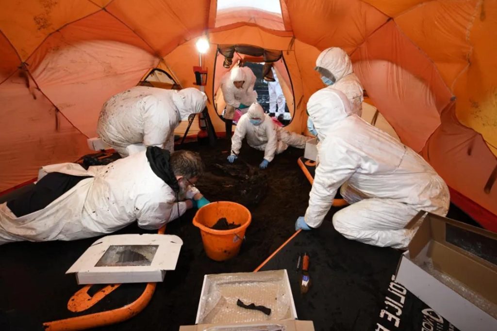 Archaeologists uncover 2,000-year-old beheaded woman, revealing historical abduction context