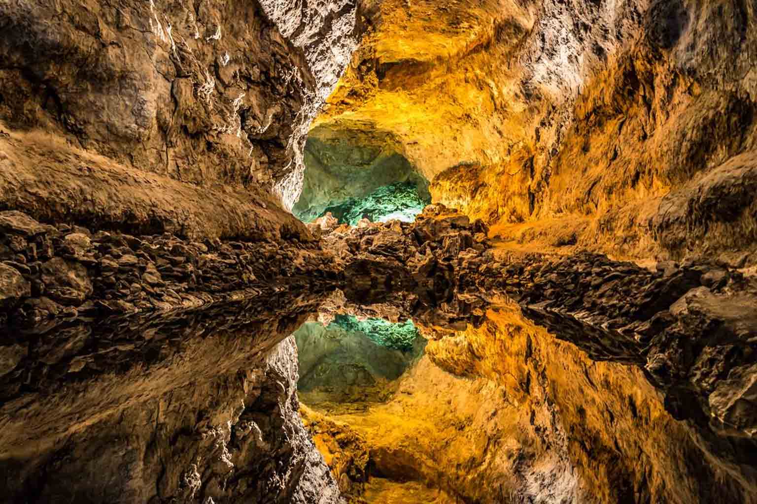 World's longest volcanic tunnel: new geological formations discovered ...
